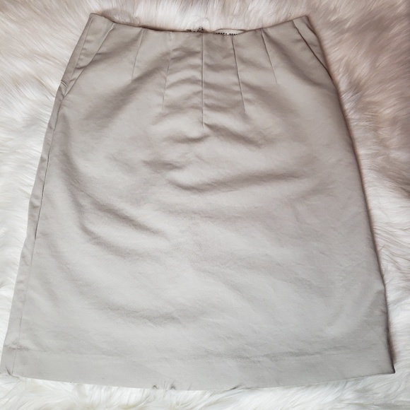 Banana Republic khaki skirt - Picture 1 of 6